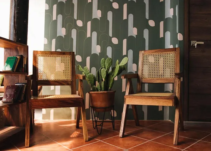 Flore Hostel